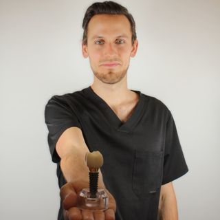 Lek. dent. Marcin Gawęda